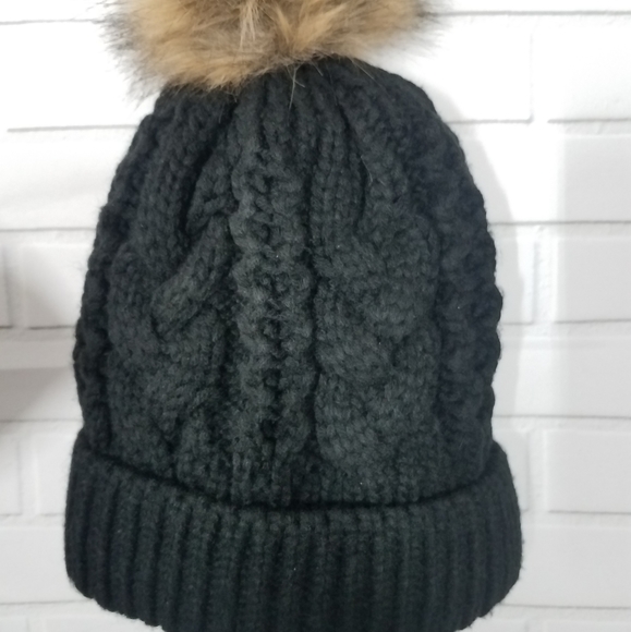 Thick Black Cable Knit Hat and Infinity Scarf - Picture 4 of 14